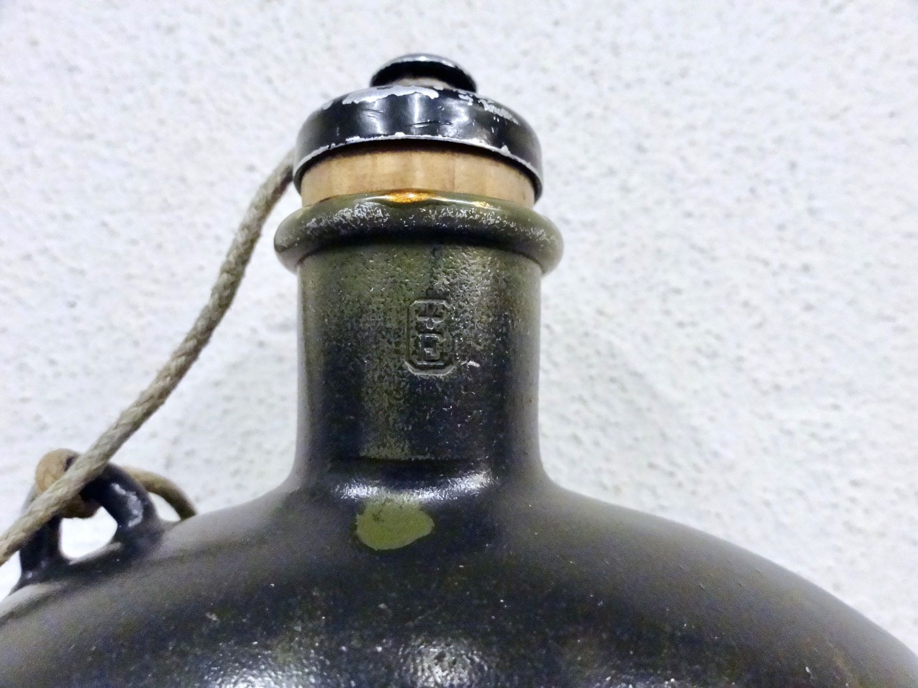 Schweizer Armee Attrezzatura & Pezzi di ricambio: Feldflasche MB 1940 mit Becher SIGG 1971 Schweizer Armee – Usato da Kerzers venduto da djstarsky73 2