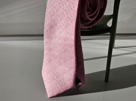 Krawatte gewoben neu und originalverpackt rosa