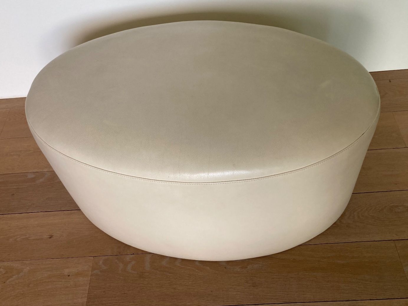 Sgabelli: Hocker / Pouf aus Leder – Usato da Zug venduto da hkrafam 1