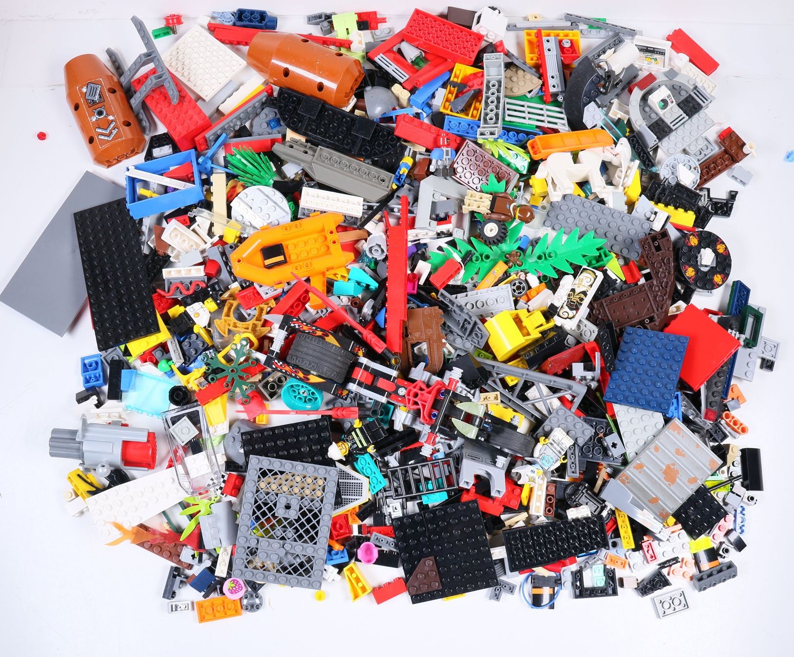 Lego Kit di costruzioni: 1.5 kg. Legoteile mit Minifiguren – Usato da Hettlingen venduto da Scholi99
