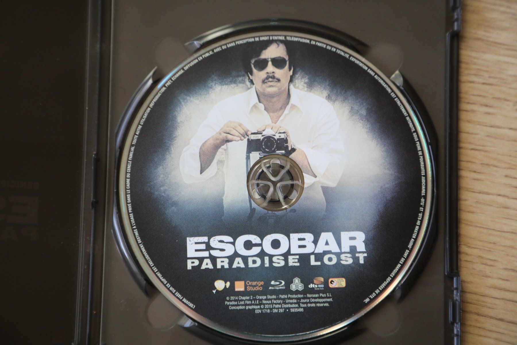 Tutti i DVDs: Blu-ray    ESCOBAR Paradise Lost   Français Anglais – Usato da Porrentruy venduto da tupatup 4