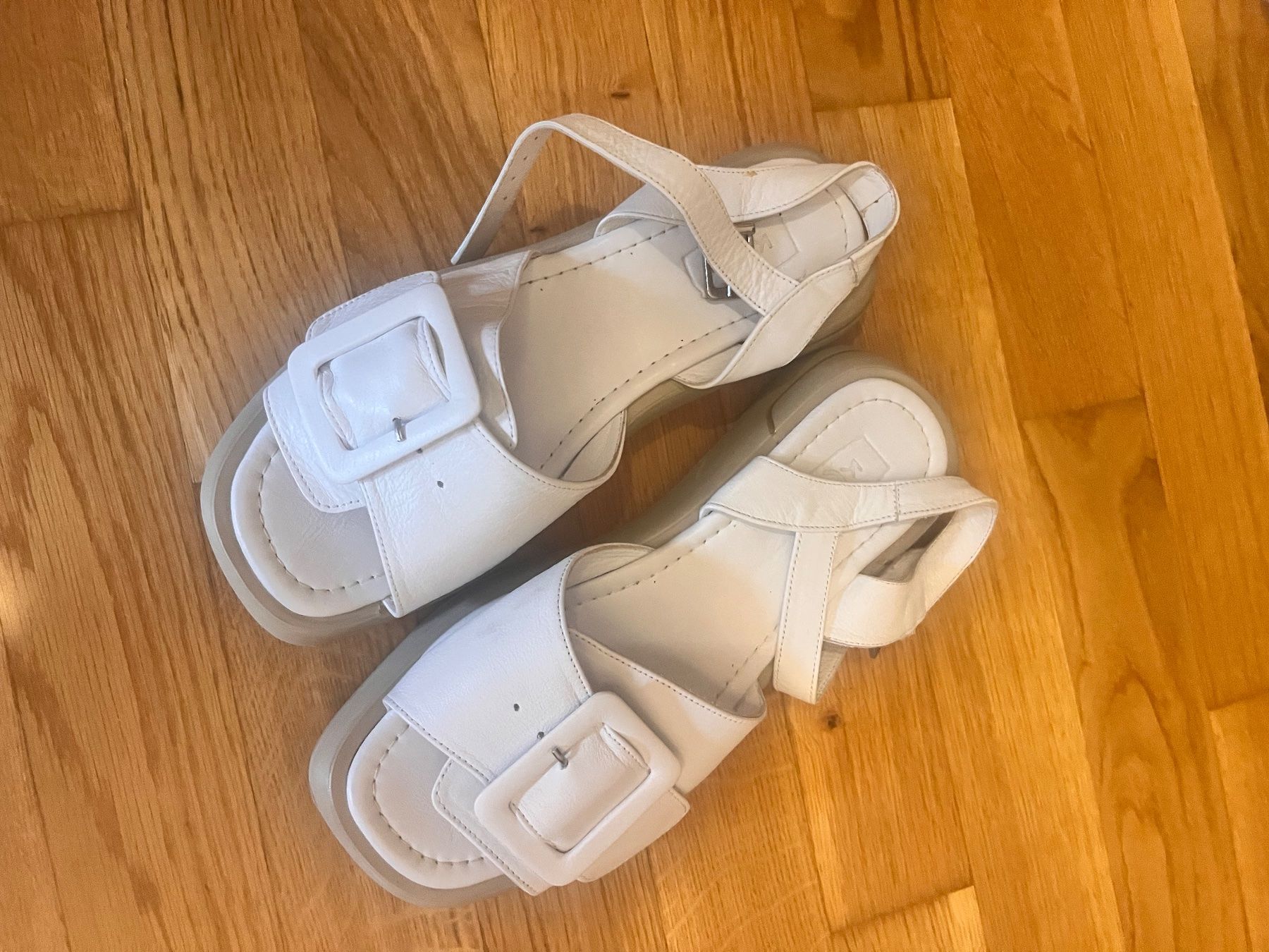 Damenschuhe: Sandalen – Gebraucht aus Winterthur von nevaschnee
