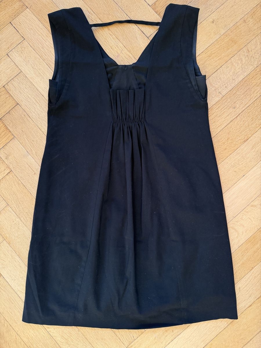 Vestiti: Robe noire Jacob - Taille S - Élégante et confortable – Usato da Lausanne venduto da Stephaniesdressing 5
