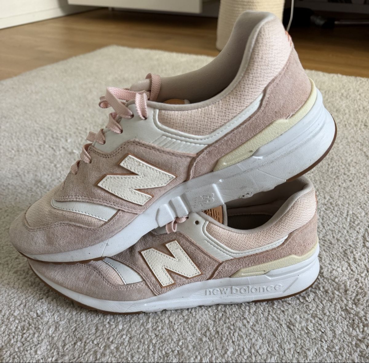 New Balance Scarpe da uomo: Chaussure New Balance 44 – Usato da Puplinge venduto da Johny24