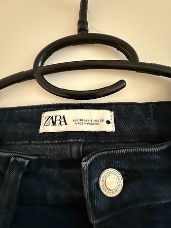 ZARA JEANS! SIZE 38!