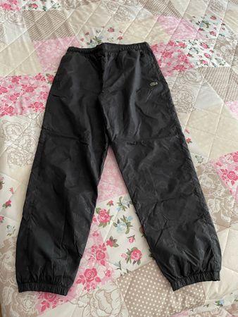 Lacoste Trainingshose schwarz Regular Fit Grösse M neuwertig