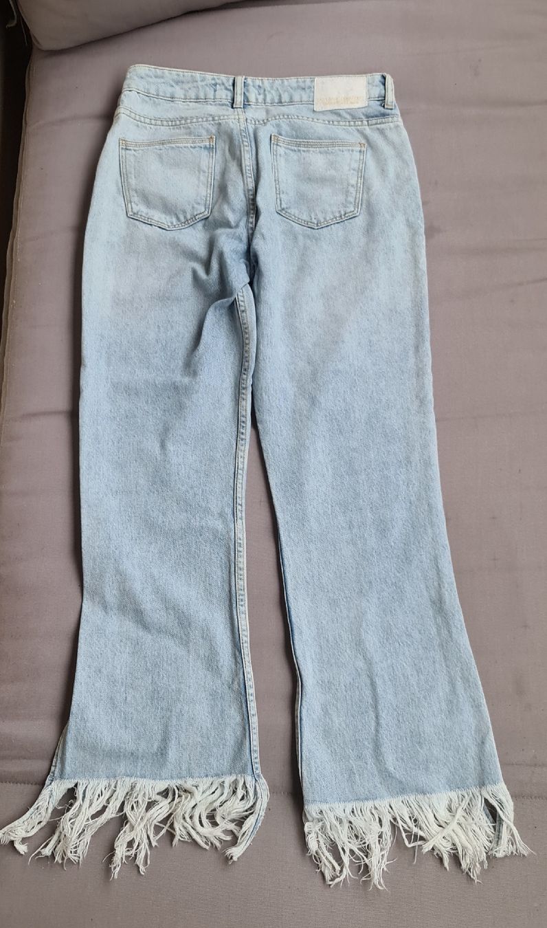 Zara Jeans: Jeans évasé et taille haute en coton – Usato da Genève venduto da Saleena 4
