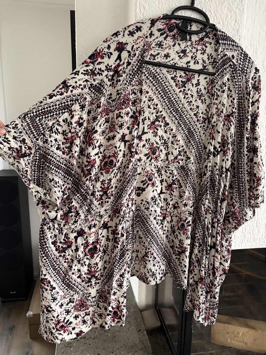 Kimonos: Sommerlicher Kimono mit Blumenmuster, Gr. S/M – Gebraucht aus Lachen SZ von AnSi88 1