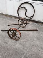 Achse, Metallräder, Eisenräder, Wagenachse, Alteisen, Räder