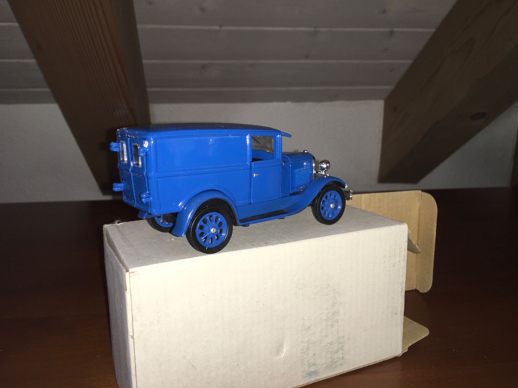 Ford Modellini d'auto: 1930 Ford Panel Delivery - National Motor Museum Mint – Nuovo (secondo la descrizione) da Wohlen AG venduto da PrivatSammlung 1