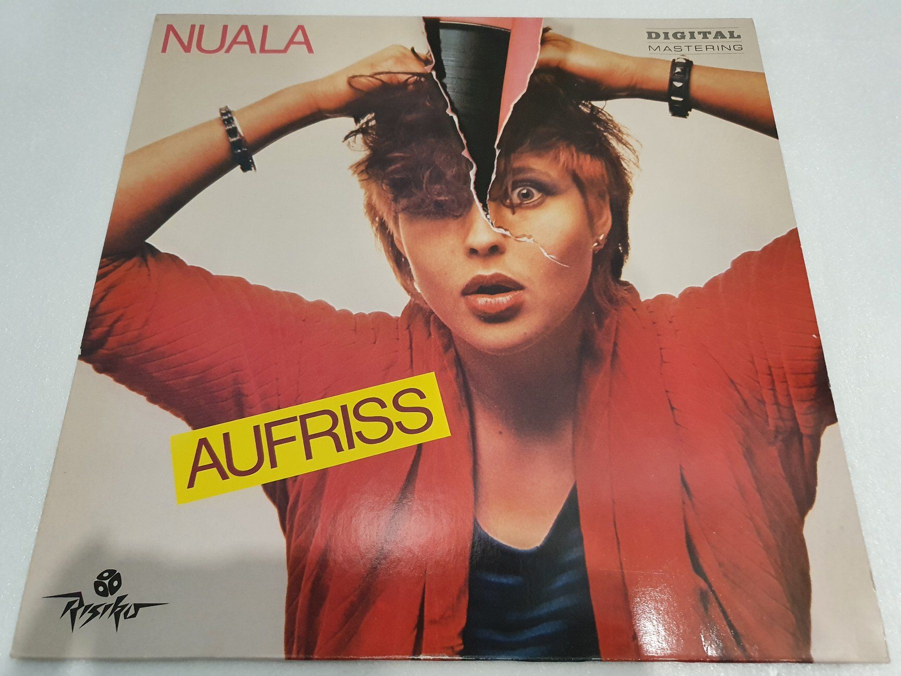 Dischi in vinile: Nuala – Aufriss – Usato da Uster venduto da Vinyl-Leidenschaft