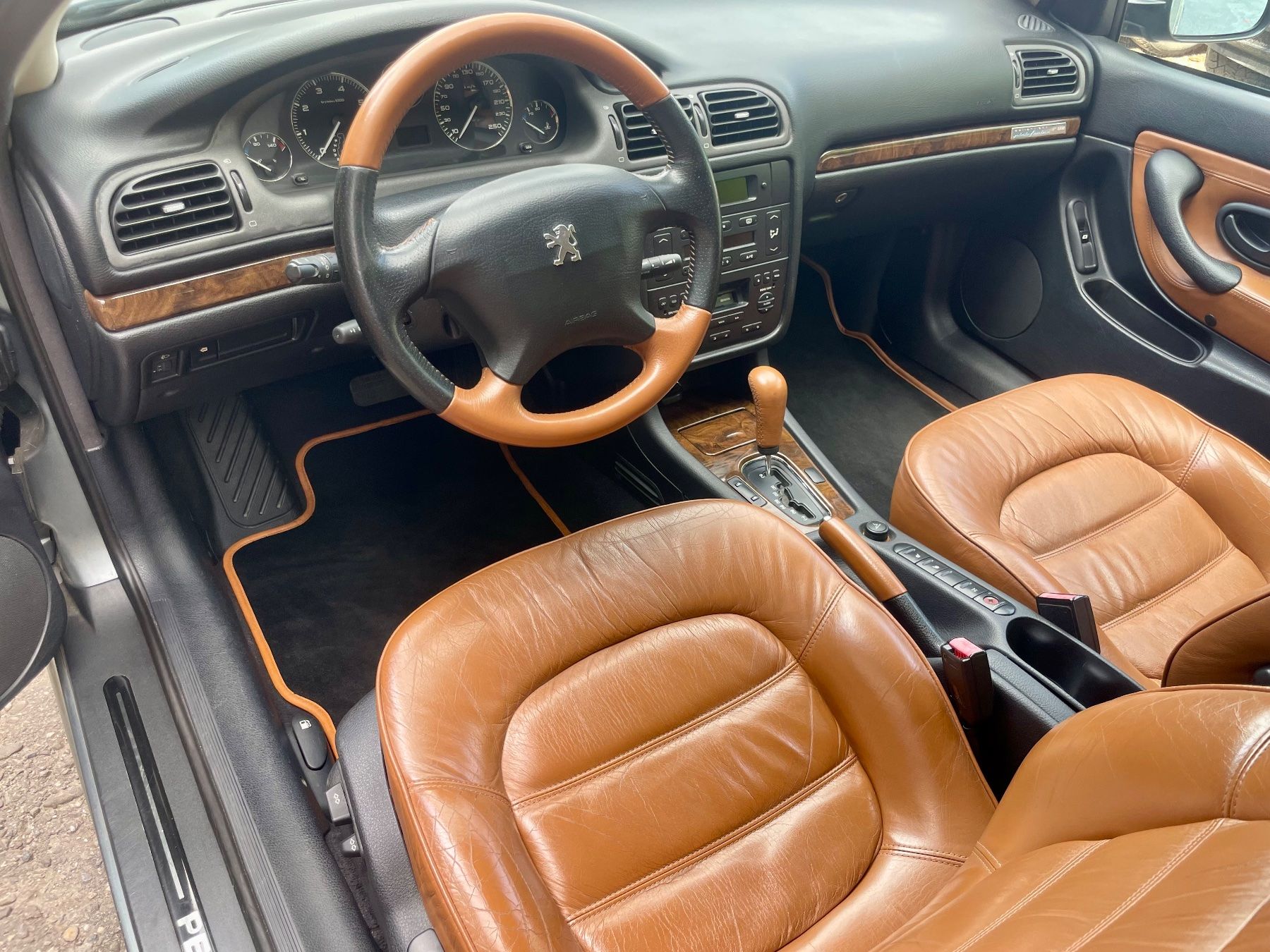 Peugeot Automobili: Peugeot 406 Coupé  settant'anni – Usato da Belp venduto da Detailfreak 6