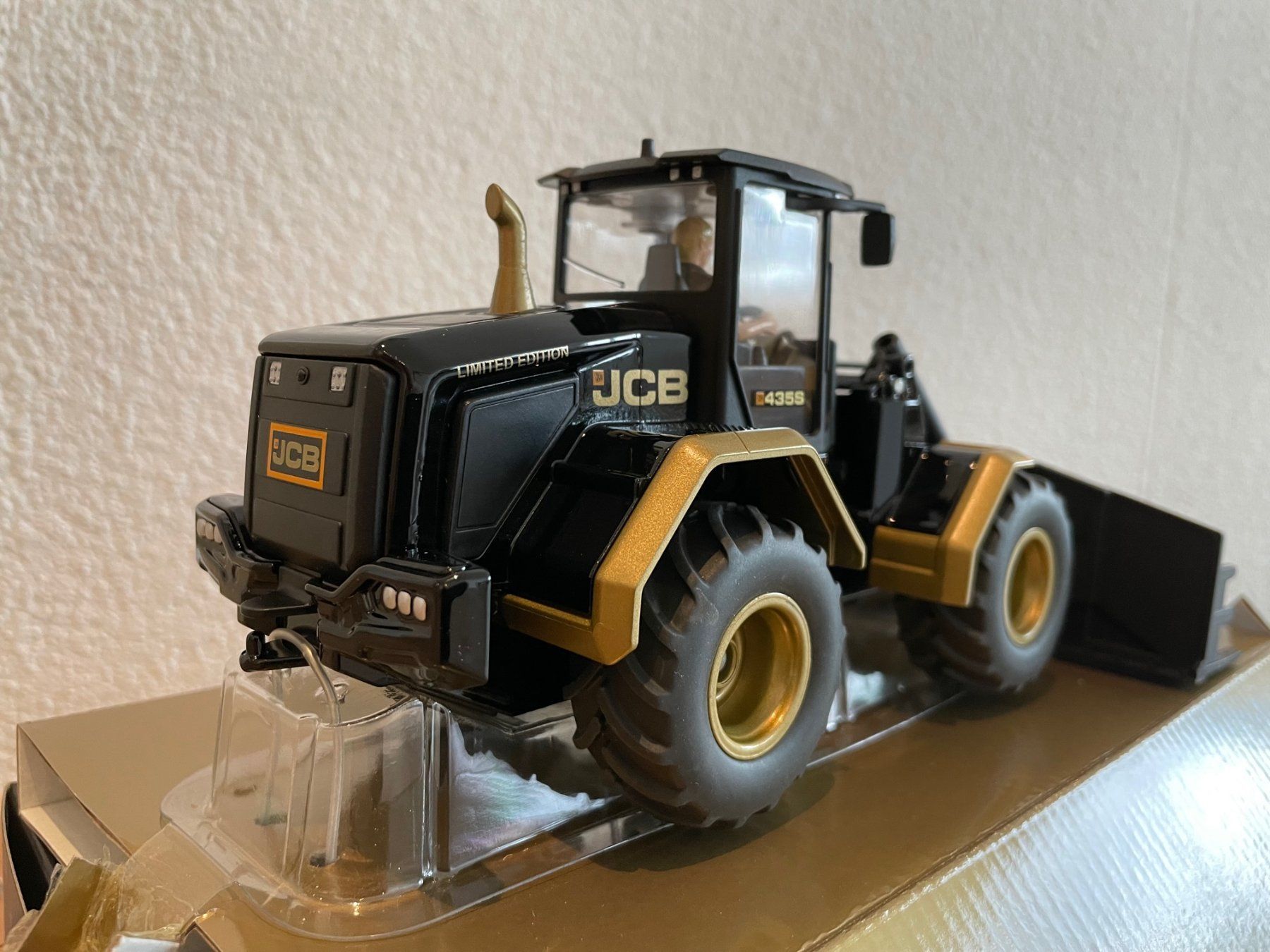Jcb Caricatori: SIKU JCB 435 S Hoflader Gold – Nuovo e nell'imballaggio originale da Kreuzlingen venduto da Stefan1150 3