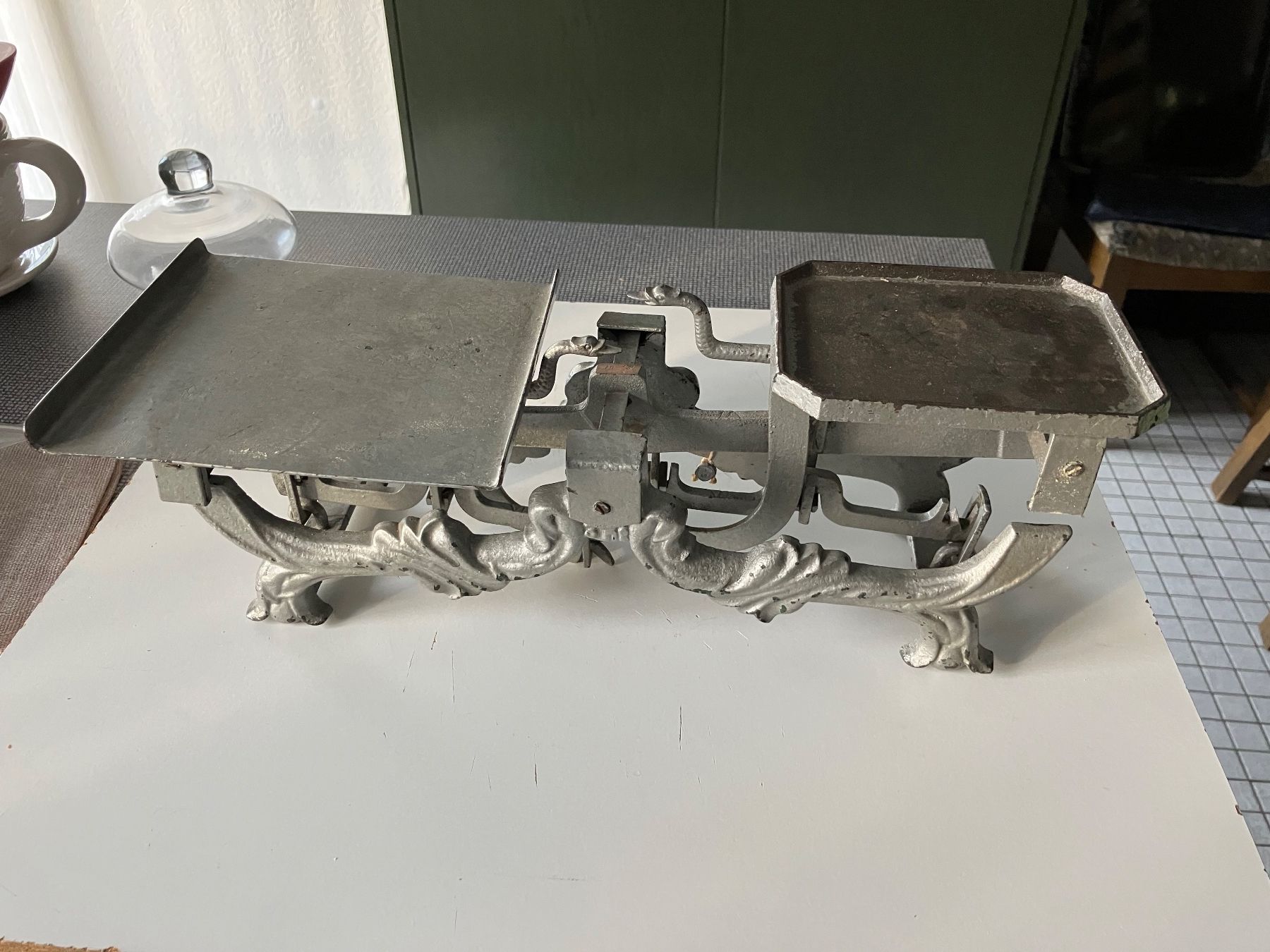 Bilance e pesi: Antike Waage fast 4 kg. schwer – Usato da Aadorf venduto da heiluz15