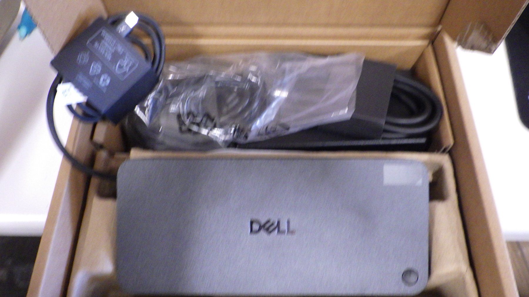 Dell Docking station: Dell Pro Thunderbolt 4 Dock WD25TB4 4 Dockingstation – Neuf avec emballage d'origine à Gossau ZH par OrderflowAG