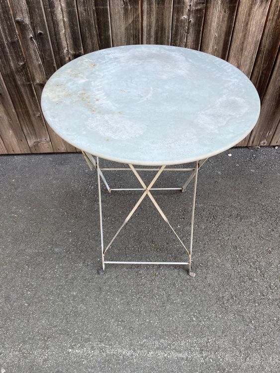 Kleiner Metalltisch rund,klappbar, vintage Kaufen auf Ricardo