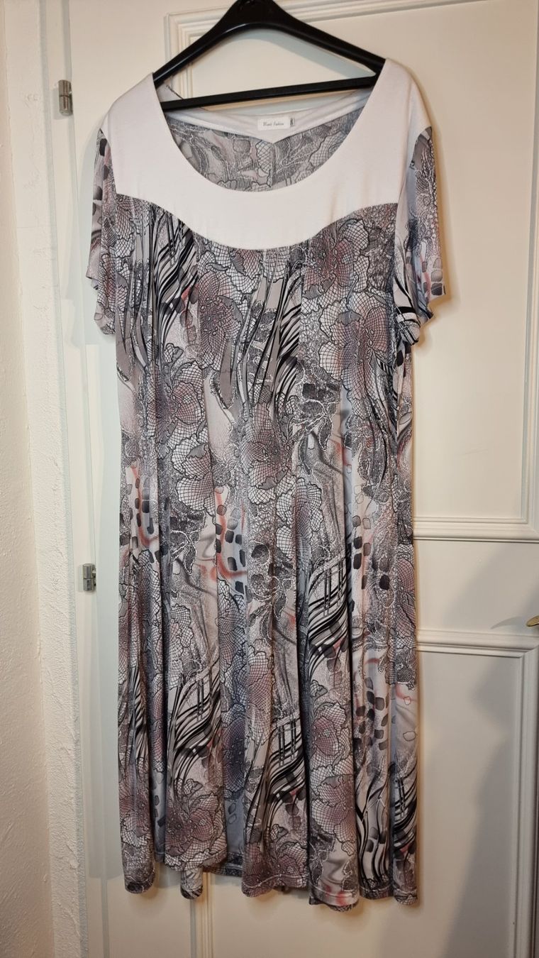 Vestiti: Kleid Größe 2XL/3XL – Usato da Wald ZH venduto da Martin79