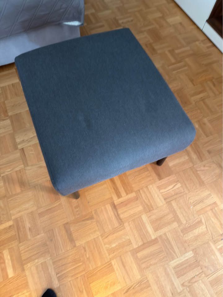 Sgabelli: Repose-pieds gris foncé – Usato da Meyrin venduto da catarinalopes96 2