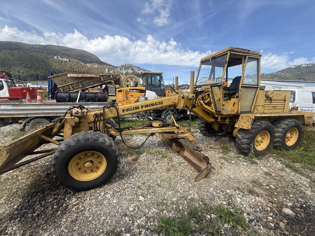 Tutte le macchine: Grader Faun Frisch Abzugsbalken – Usato da Niederbipp venduto da baggerch