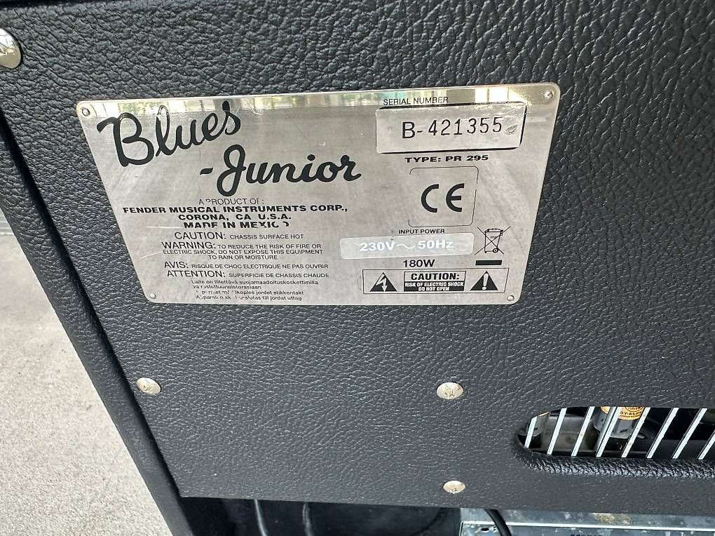 Fender Amplificateurs: Fender Blues Junior - Gitarren Amp / Verstärker – D'occasion à Zürich par sg03 2