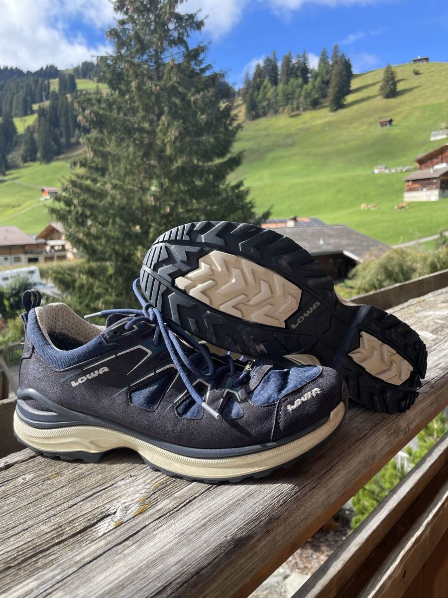 Lowa Herrenschuhe: Lowa Trekkingschuh, Gr. 42 – Gebraucht aus Wangen an der Aare von DiGe 2