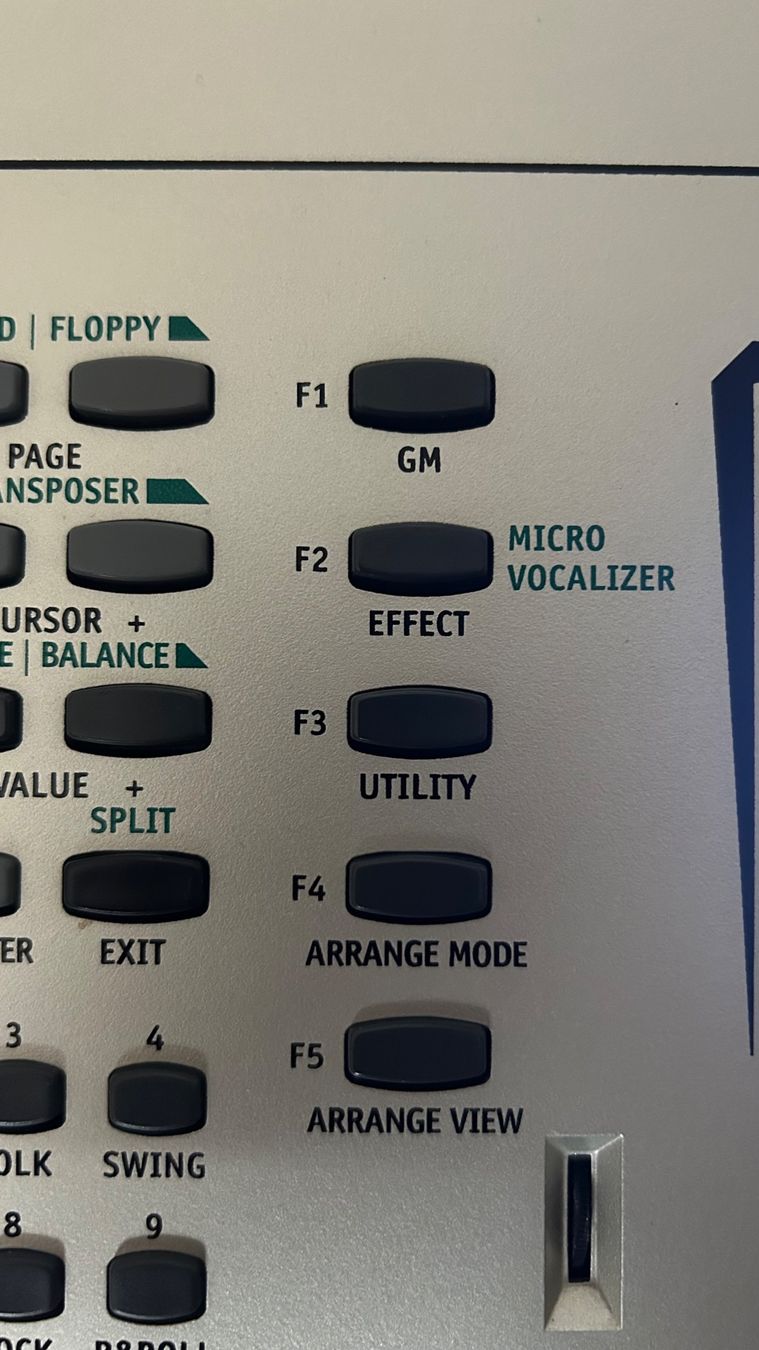 Ketron Strumenti musicali: KETRON XD9 , Ständer und Transporttasche – Usato da granges paccot venduto da RMBS 8