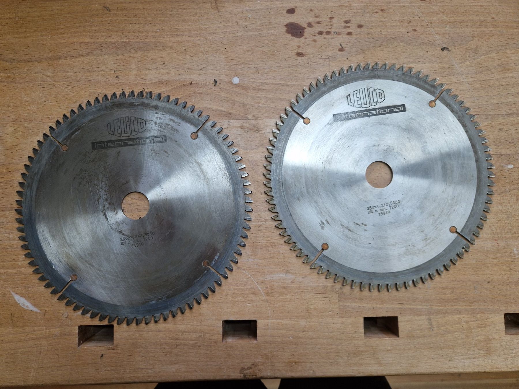 Seghe: 2 x Leuco HM Sägeblatt Trapezzahn D 250 – Usato da Thalheim venduto da lae_5ck9