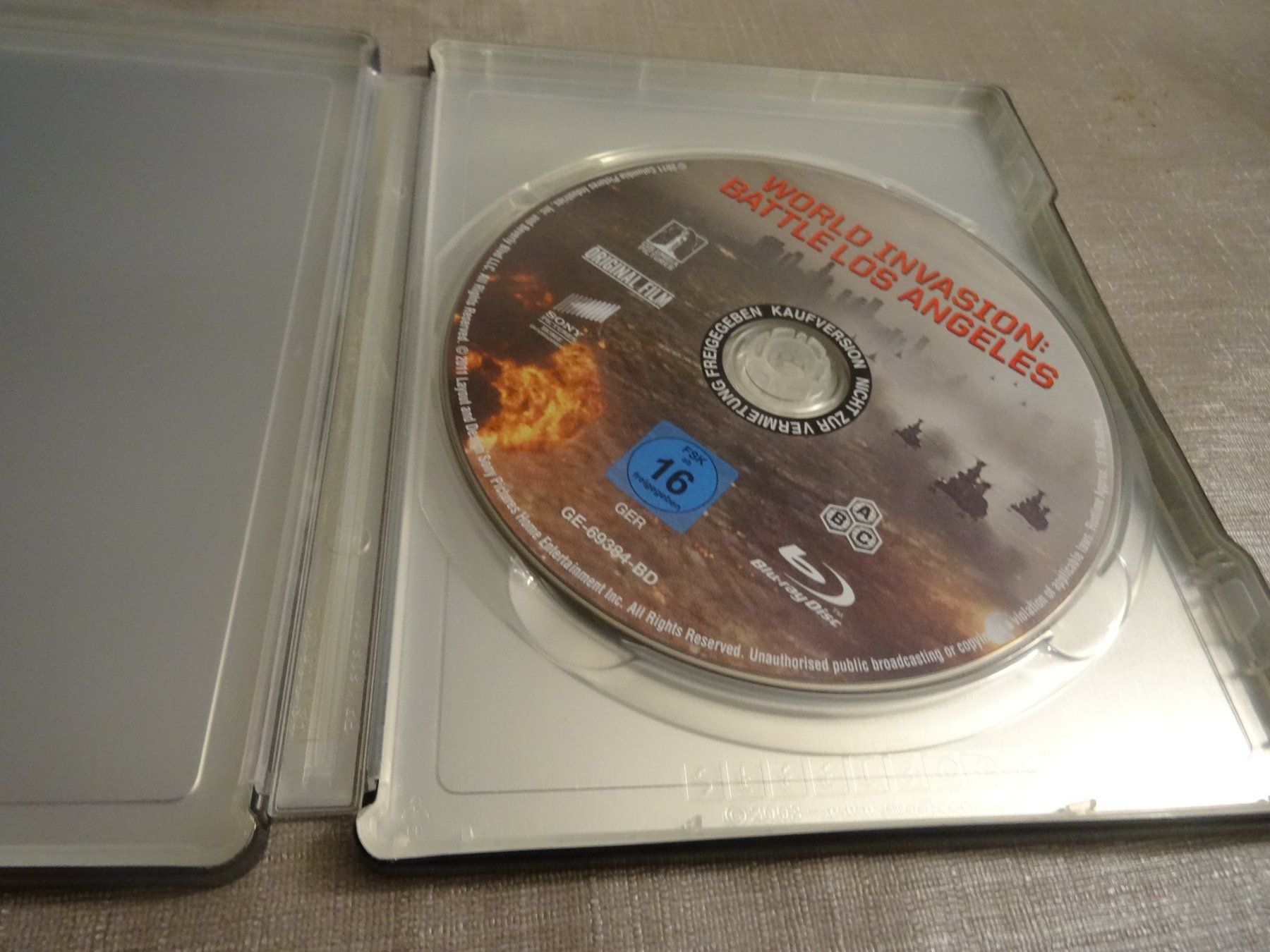 Tutti i DVDs: World Invasion Steelbook Blu-ray – Usato da Olten venduto da Disc-Verkauf 1