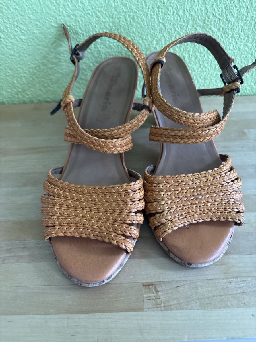 Tamaris Scarpe da donna: Sandales Tamaris en cuir taille 39 – Usato da Düdingen venduto da Yellow