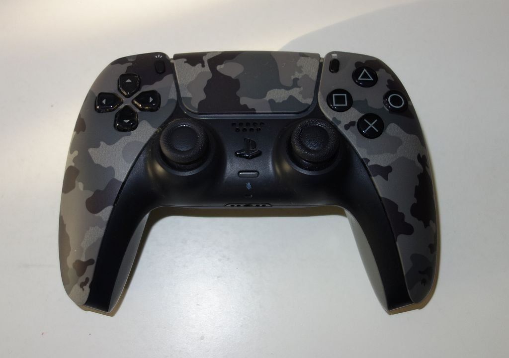 Sony Controller: Sony Controller PS5 DualSense (Camouflage/Grau) – Gebraucht aus Dietlikon von Web-Trader