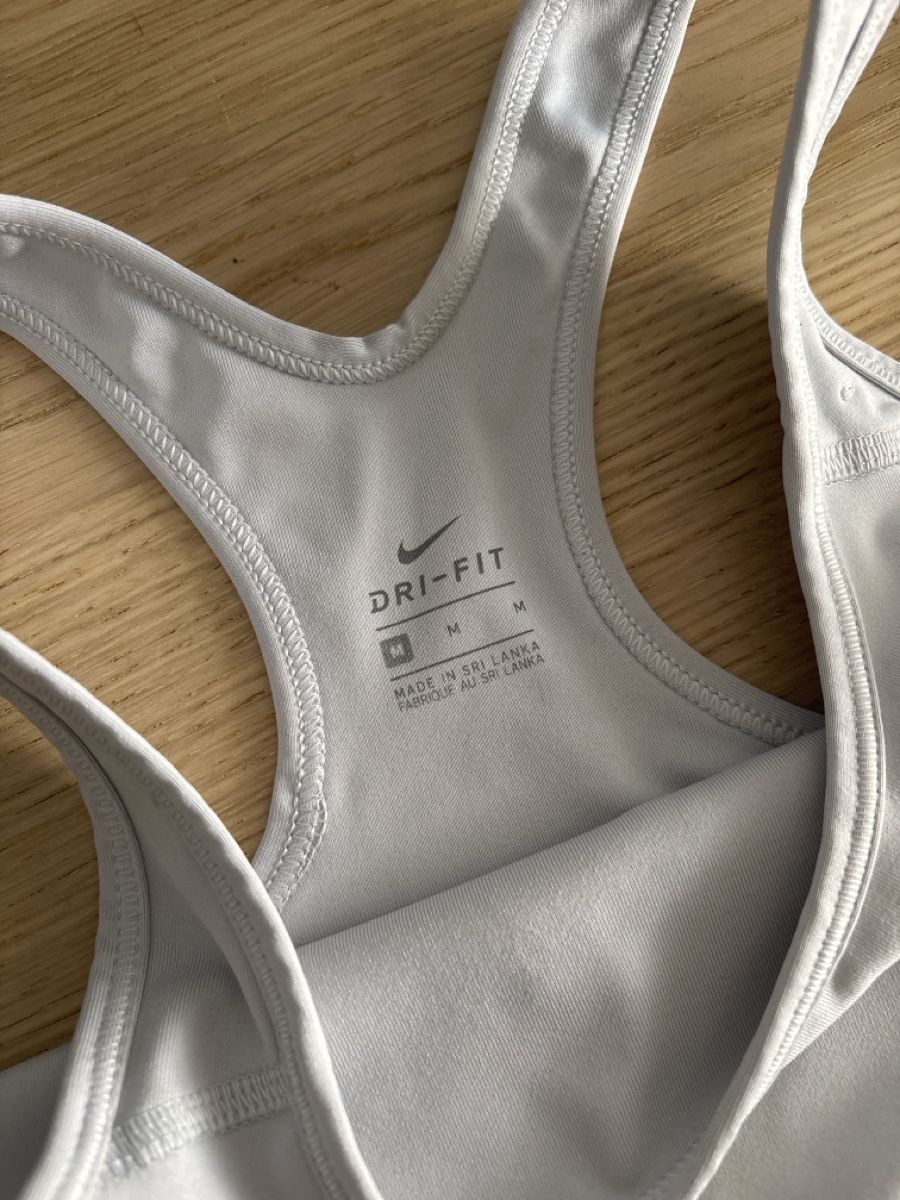 Nike Top: Nike Sport BH Gr. M – Usato da Bern venduto da Luzmagoro 1