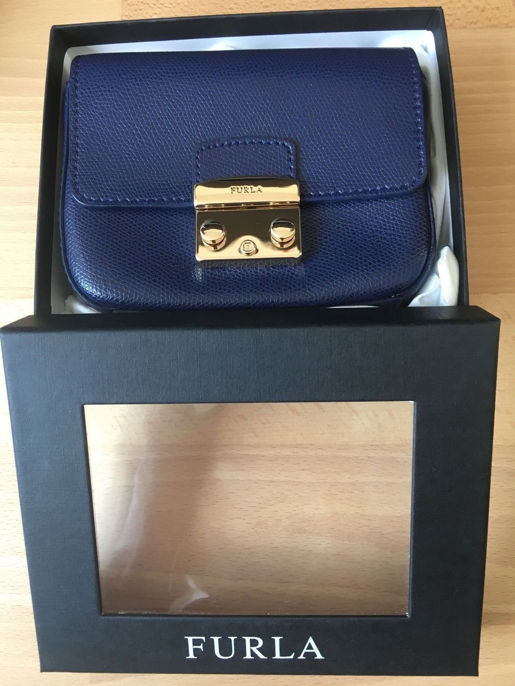 Furla Taschen für Damen: Fabrikneue Furla Mini Crossover-Handtasche "Metropolis AIR" – Neu und originalverpackt aus Zürich von TRIKOTKAISER 3