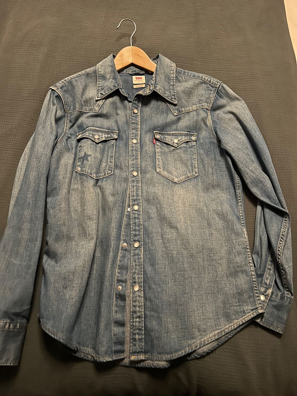 Camicie: Chemise Levis Taille M – Usato da Neuchâtel venduto da jon_588l