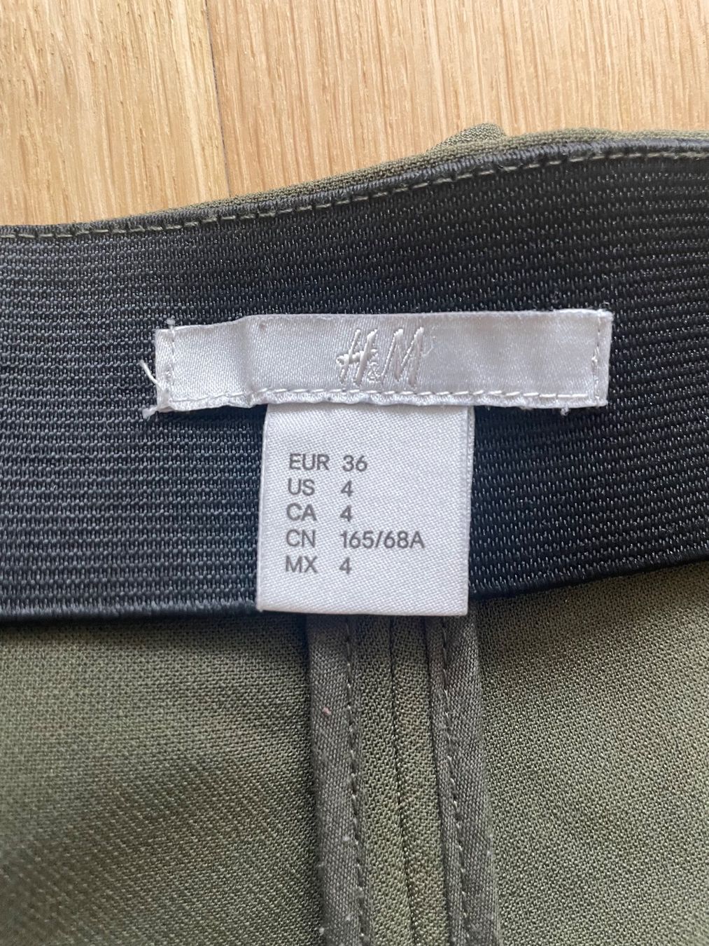 H&M Pantaloni: Short H&M – Usato da Sierre venduto da e_vrn 4