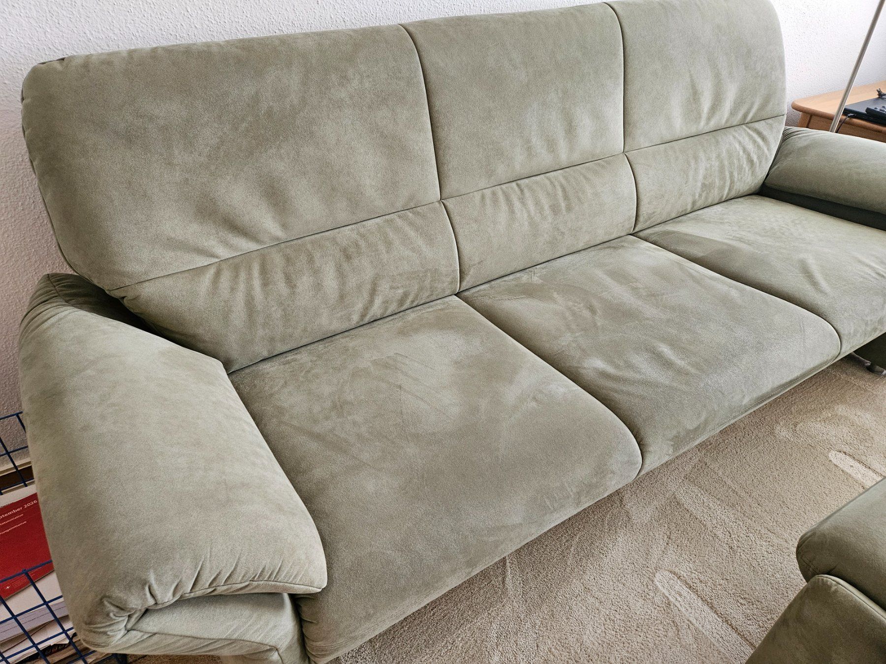 Divani: Sofa mit Hocker hellgrün Alcantara – Usato da Lyss venduto da sabethka 1