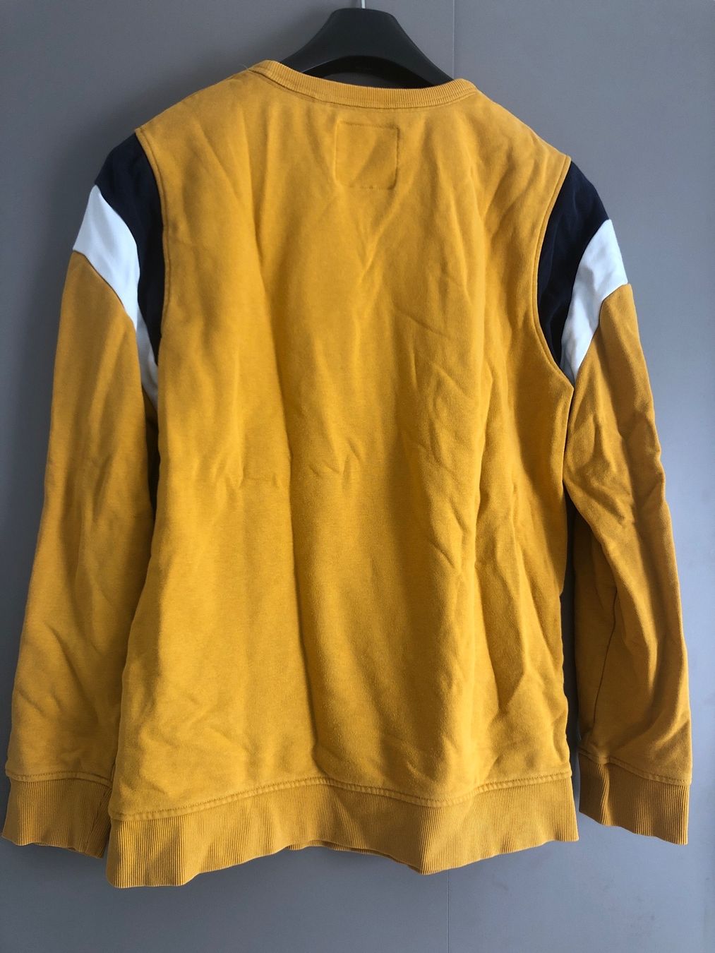 Nike Pullover & Sweatshirts: 3 pullover:1 nike air jordan M, 2 pullis basketball 170 – Gebraucht aus Olten von eti_r289 6