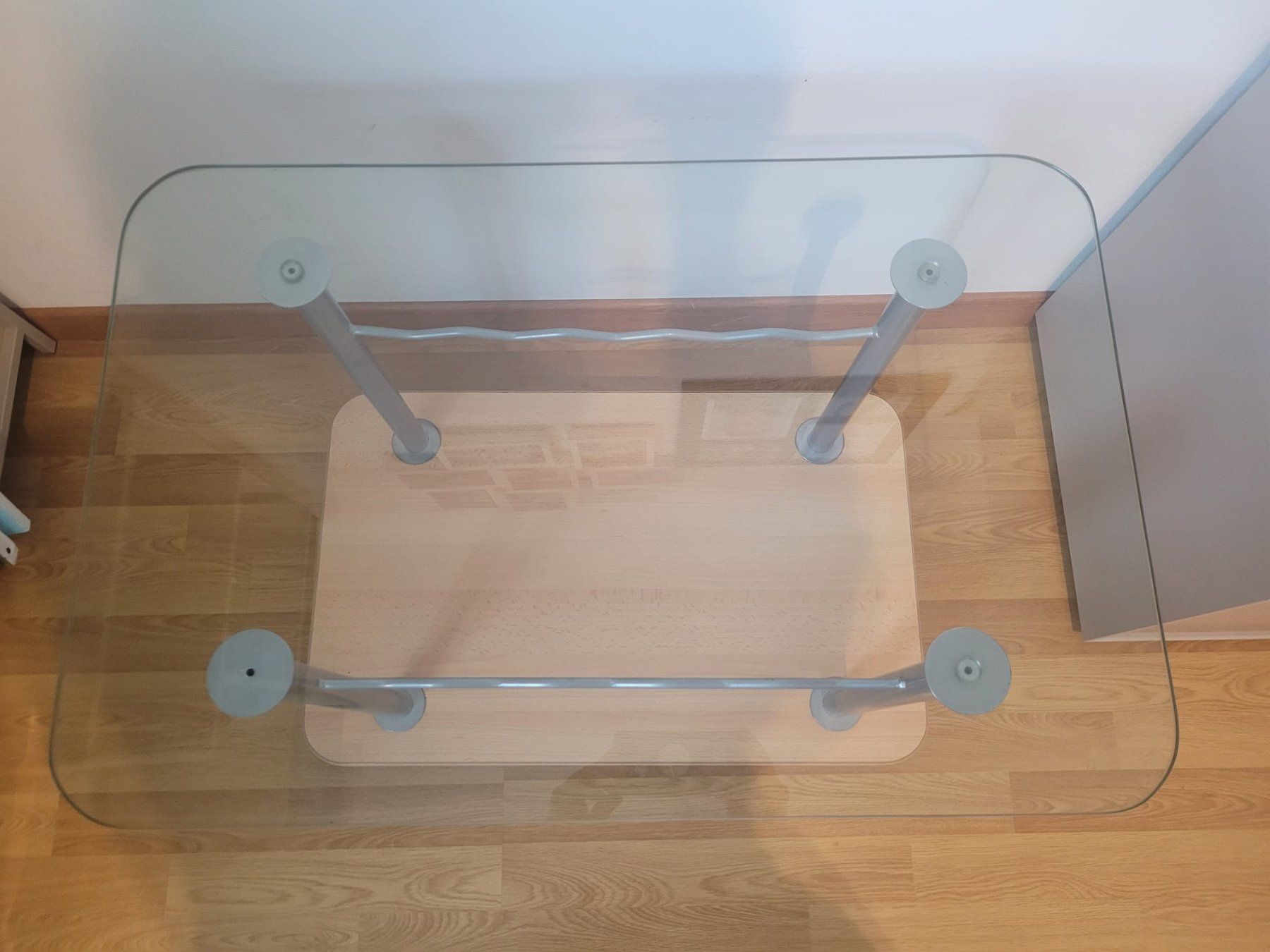 Tische: Eleganter Wohnzimmertisch mit Rollen – Gebraucht aus Ebikon von glebY 2