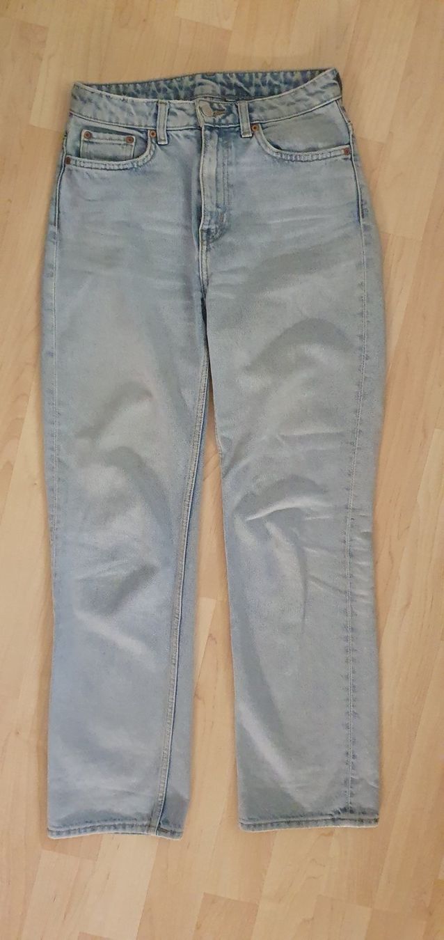 Weekday Jeans: Weekday Voyage High Straight Jeans – Gebraucht aus Zürich von Annacw