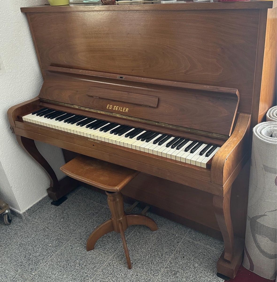 Strumenti musicali: Klavier Ed Seiler inkl. Sitzstuhl – Usato da Balsthal venduto da Erg67