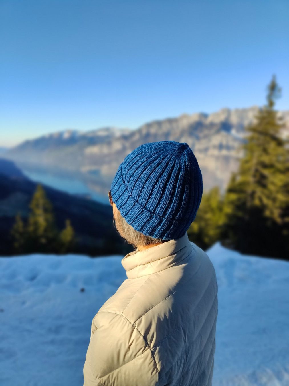 Copricapi, berretti & cappellini: Beanie, Einzelstück, handgestrickt – Nuovo e nell'imballaggio originale da Rümlang venduto da 21f 3