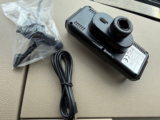 Staffe: Handy Halterung fürs Auto mit USB Kabel - Neu – Nuovo (secondo la descrizione) da Oensingen venduto da Shop5000 1