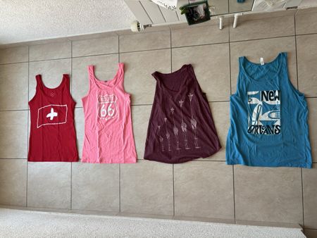 Damen Tops 4er Set / Grösse S / mit Prints guter Zustand