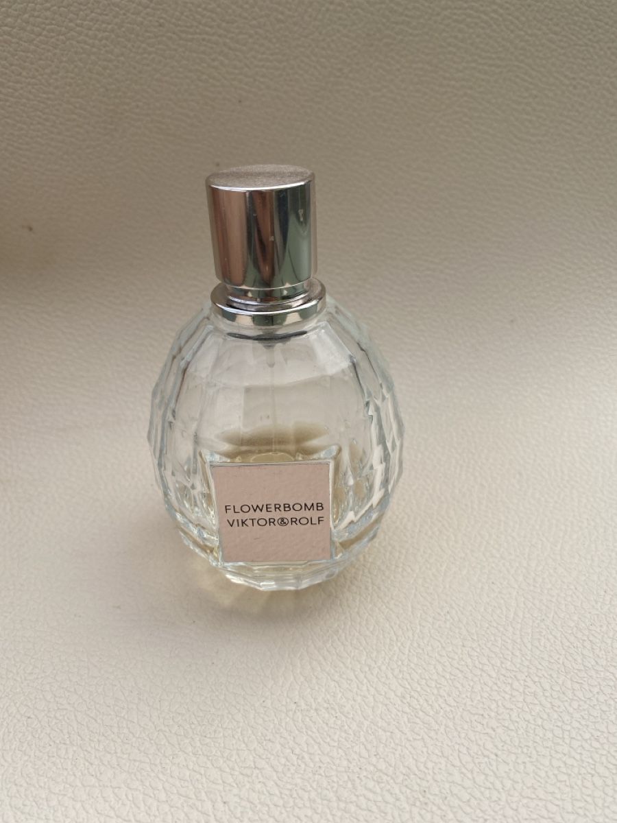 Profumi & Eau de Toilette: Parfum Viktor Rolf Flowerbomb edt – Usato da Lonay venduto da Ikoko