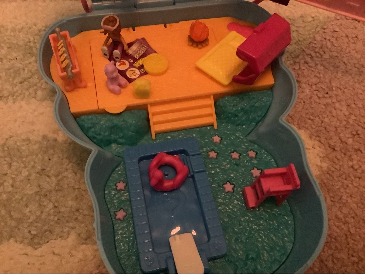 Polly Pocket Bambole: Polly Pocket Sleepover teddy bear bag – Usato da Nänikon venduto da uselafuse 3