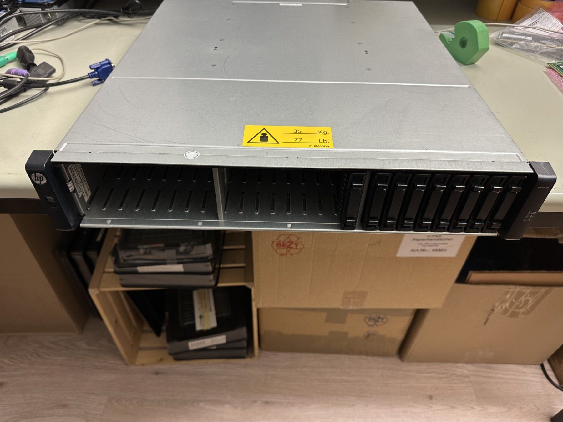 Server: HP 19" Disk Array MSA P2000 G3, 24x SFF - AP839A – Gebraucht aus Münsingen von Hanibal26