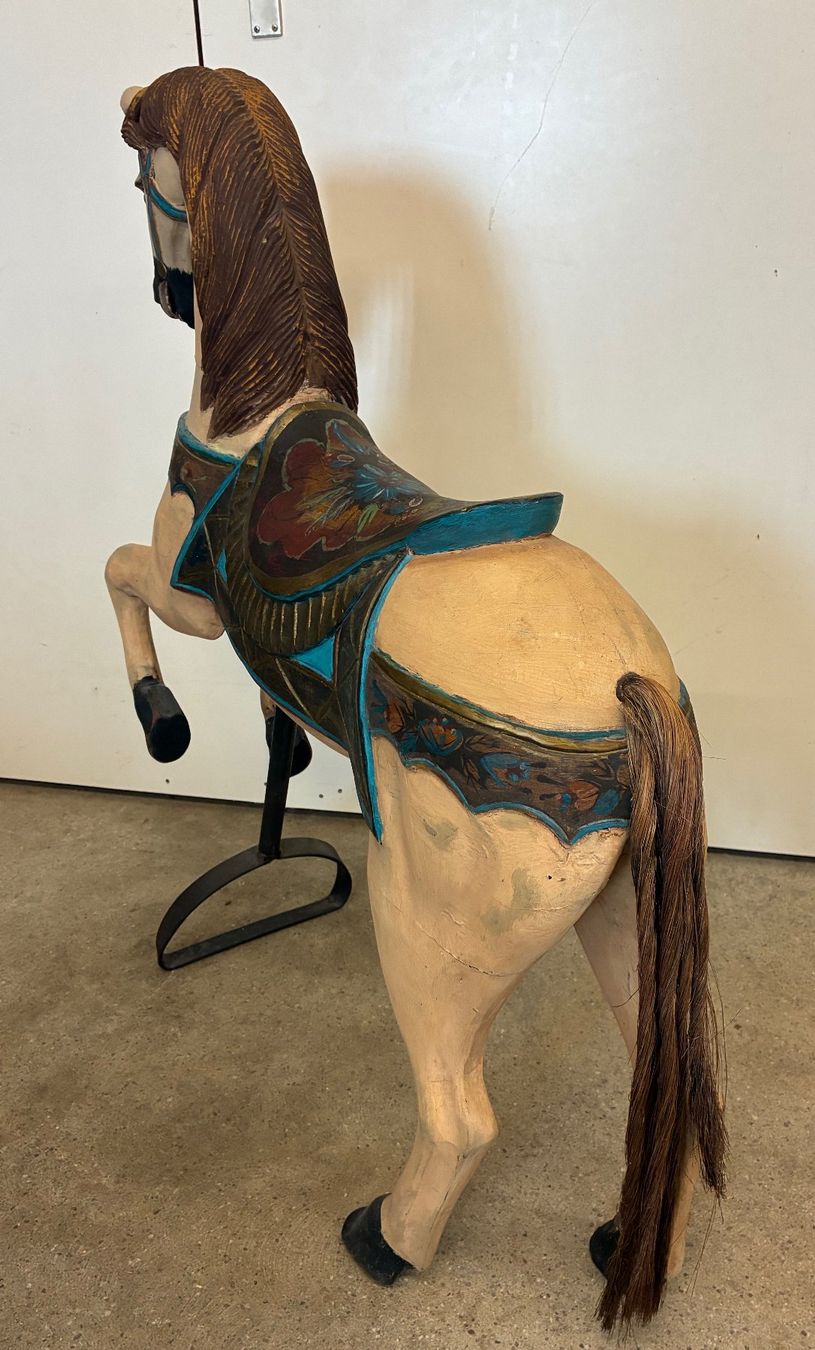 Figurines: Karussellpferd aus Holz – D'occasion à Gümligen par Roe22 4