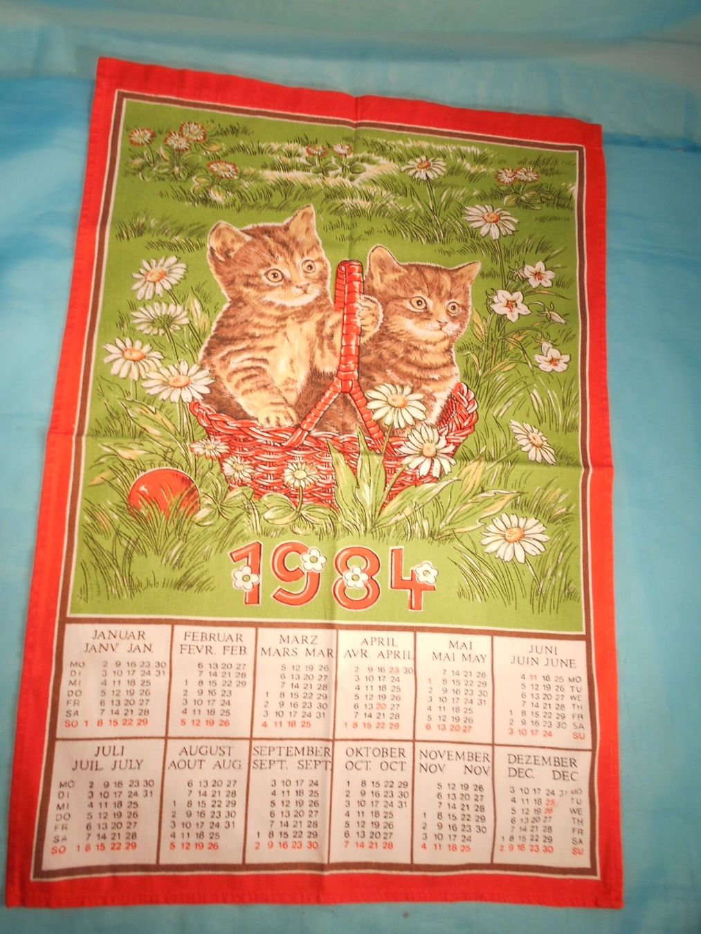 Calendari: Stoffkalender 1984, Katzen im Körbli – Usato da Bellach venduto da JingleCherry