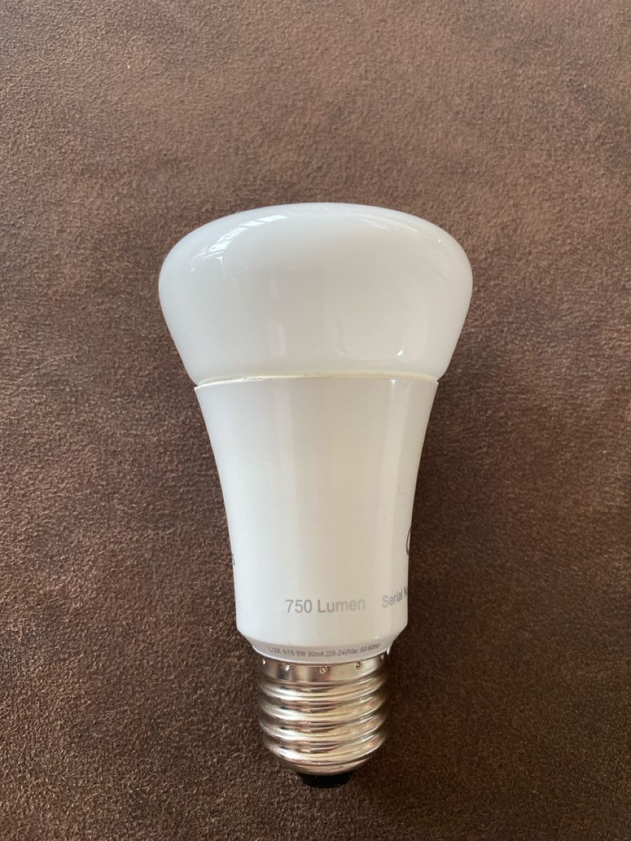 Philips Lampade: Leuchtmittel Philips Hue Kunststoff E27 9.5 W – Usato da Cham venduto da G-Money_swiss 1