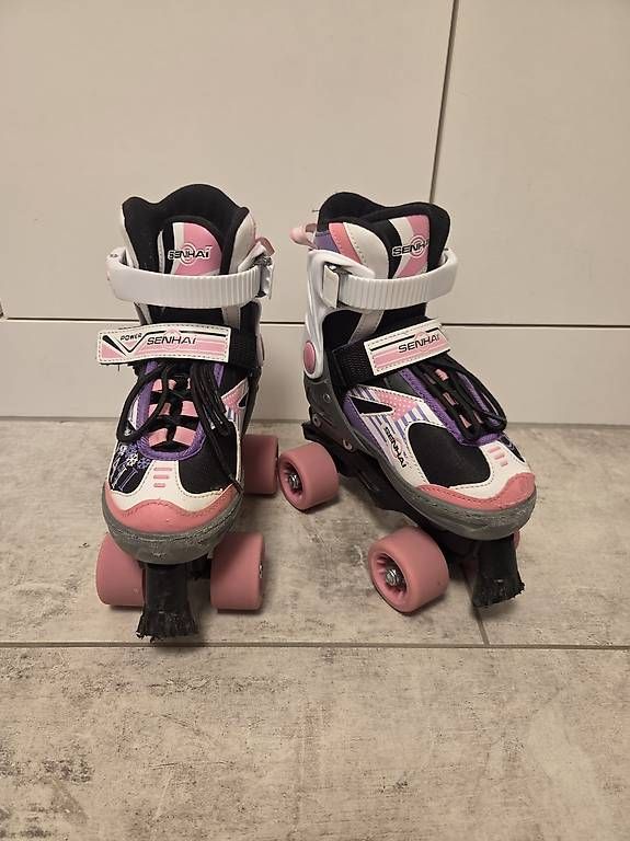 Pattini in linea & Pattini a rotelle: Rollschuhe Gr. 33 bis 36 verstellbar – Usato da Volketswil venduto da zacki09