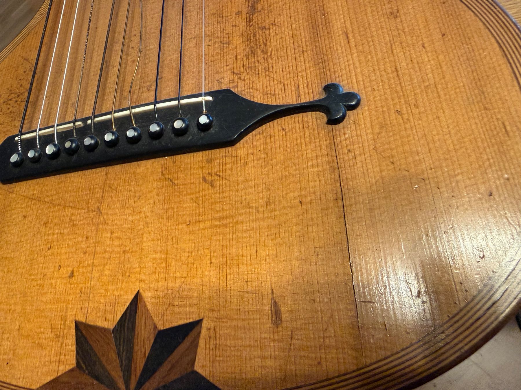 Strumenti musicali: Antike Gitarre der Marke Max Amberger – Usato da Goldach venduto da Donpancho 9